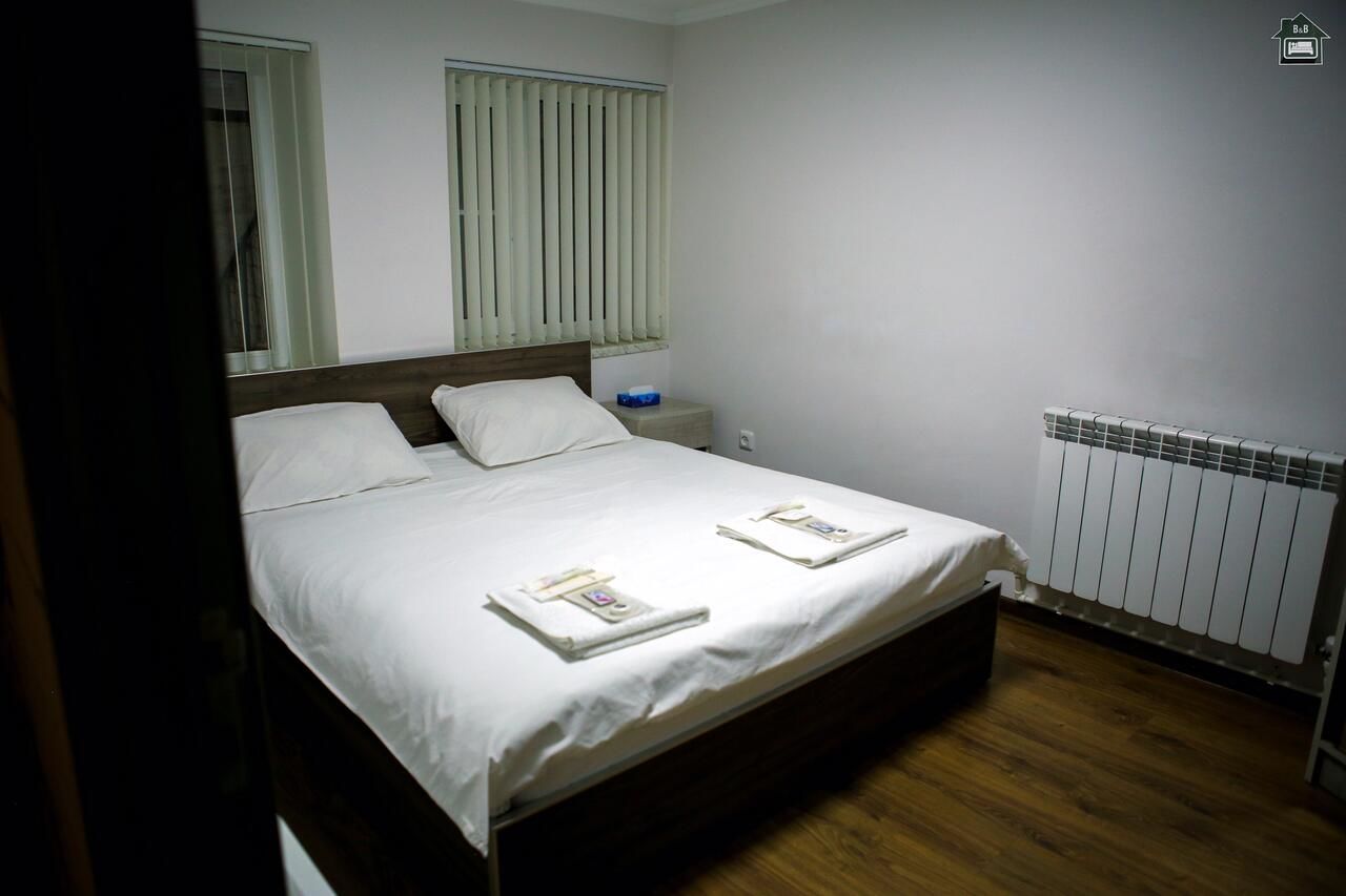 Отели типа «постель и завтрак» Guest House in Gumri Гюмри-46