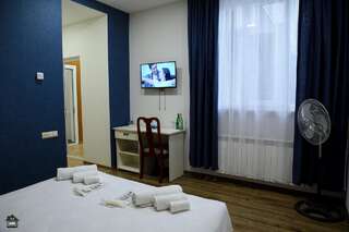 Отели типа «постель и завтрак» Guest House in Gumri Гюмри Стандартный номер с кроватью размера "king-size"-5