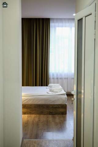 Отели типа «постель и завтрак» Guest House in Gumri Гюмри Номер с кроватью размера «king-size»-1