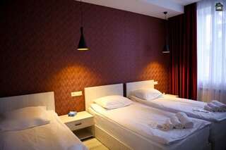 Отели типа «постель и завтрак» Guest House in Gumri Гюмри Двухместный номер с 2 отдельными кроватями-6